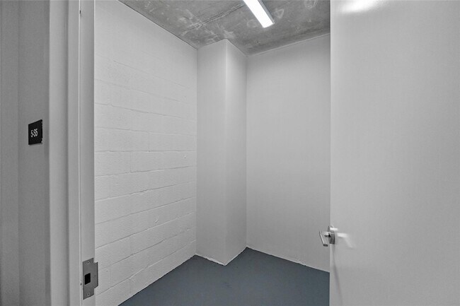 Building Photo - 900 N Ocean Blvd