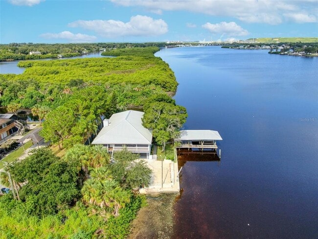 Building Photo - 9901 Bay Dr