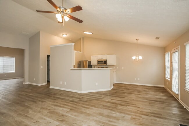 Building Photo - 765 Baskins Cir