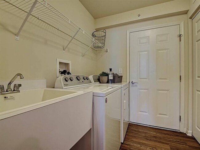 Building Photo - 4132 Pond Willow Ct