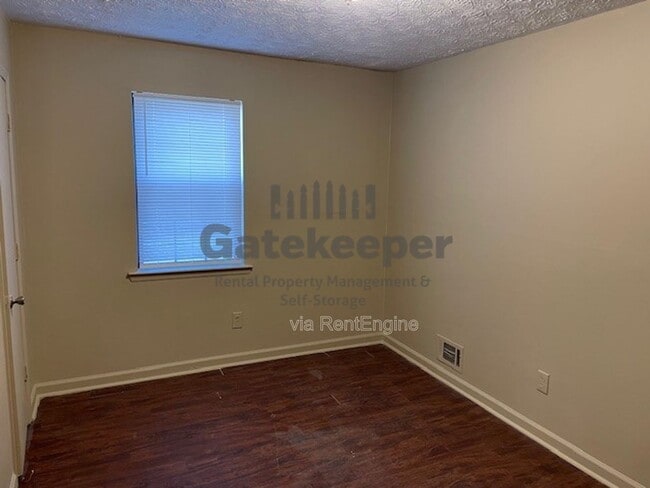 Building Photo - 333 Riverbrook Trail