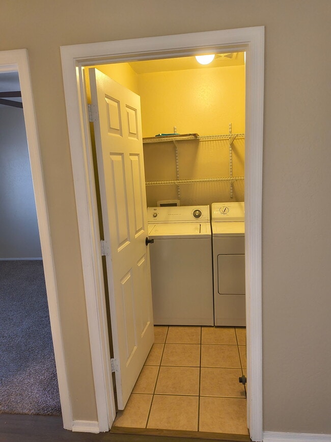 Building Photo - 10158 W Durango Cir