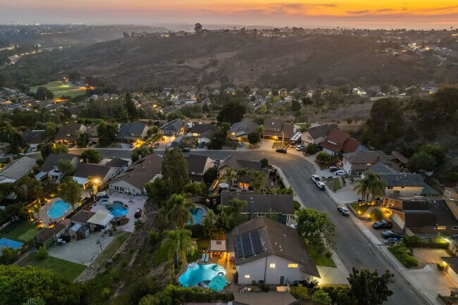 Building Photo - 9737 Benavente Pl