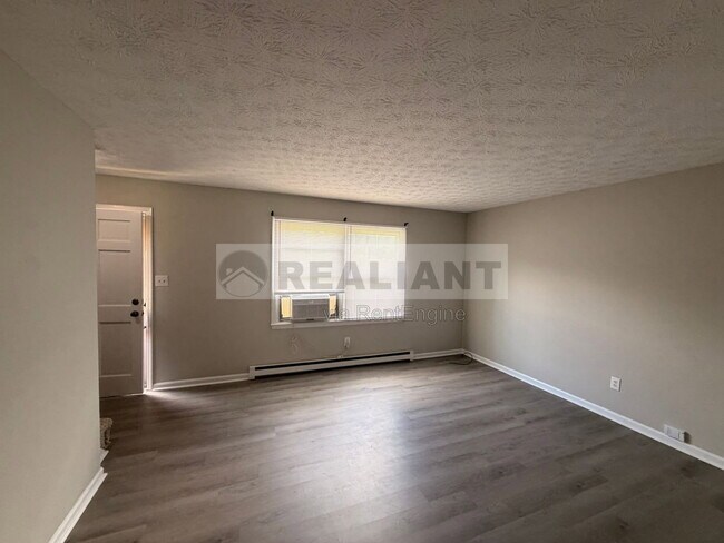 Building Photo - 314 Walters Ln
