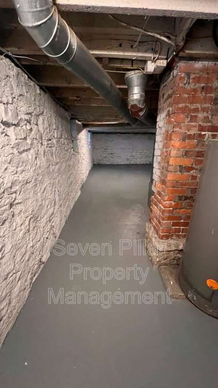 Building Photo - 1345 E Livingston Ave