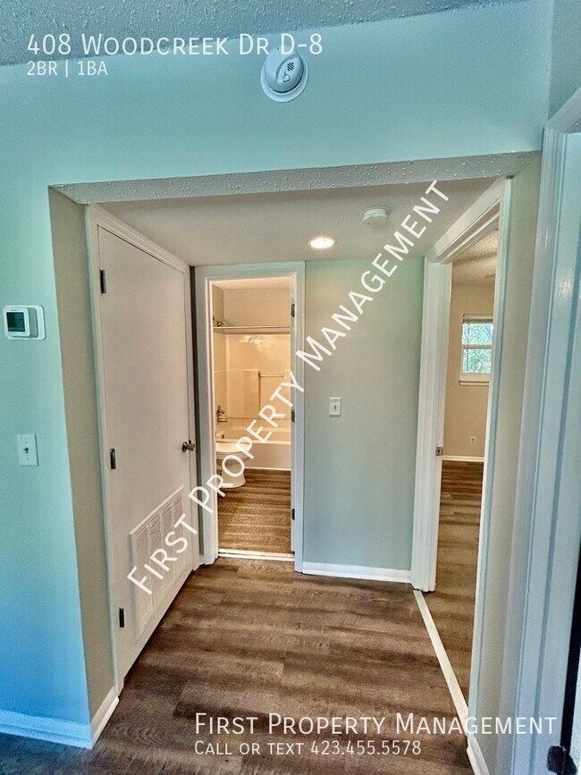 Building Photo - 408 Woodcreek Dr