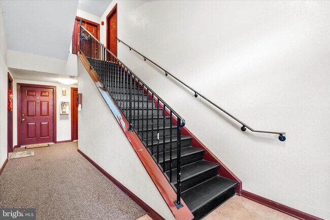 Building Photo - 5640 Wade Ct