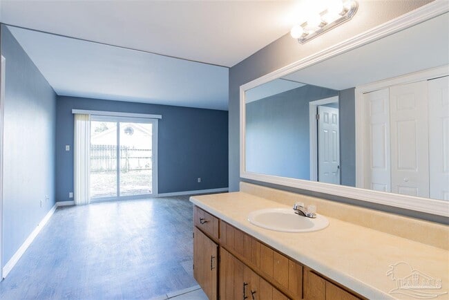Building Photo - 6908 Weatherwood Pl