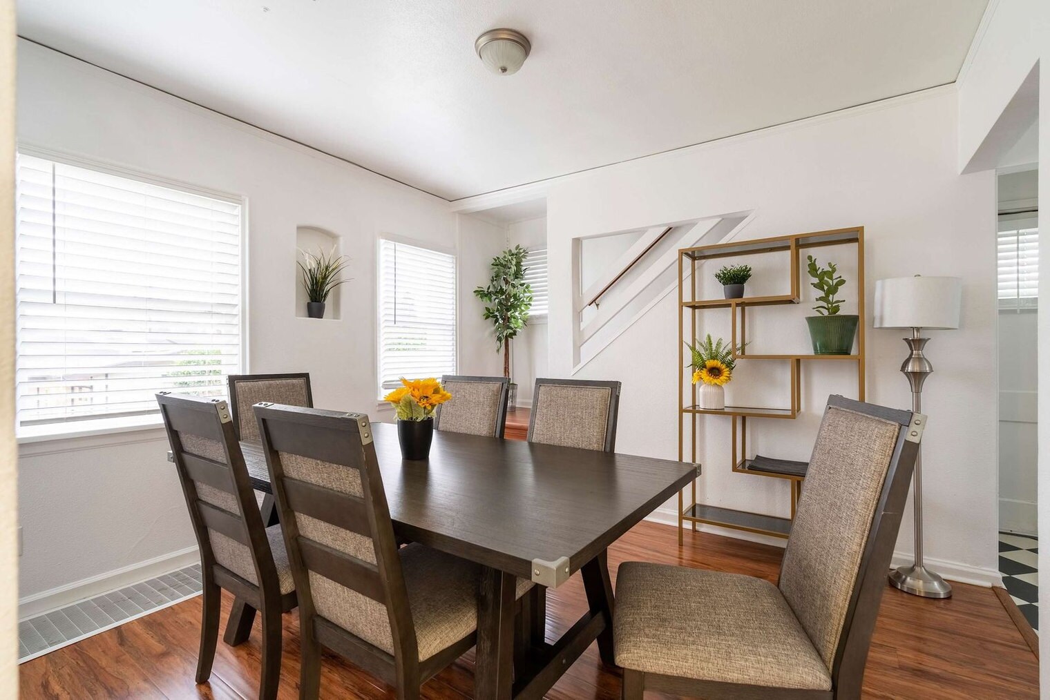 Building Photo - 825 SE 49th Ave