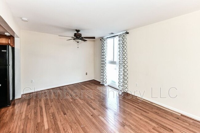 Building Photo - 8088 Edinburgh Dr
