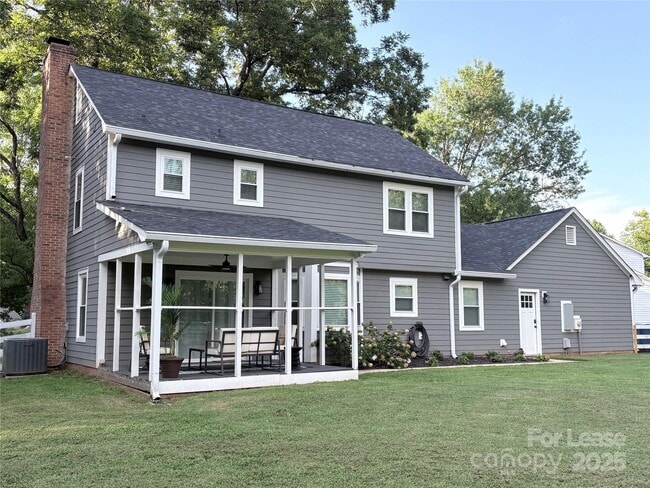Building Photo - 7901 Saddleview Ct