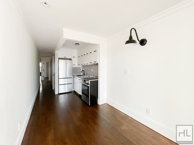 Building Photo - Carrol Gardens / Amazing Spacious 2-Bed 1-...