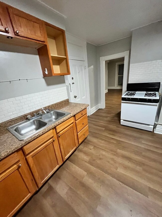 Building Photo - Jackson Studio Suites