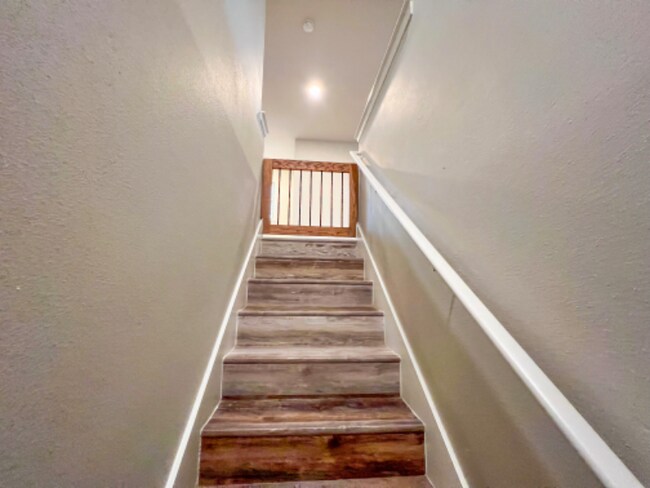 Building Photo - 524 Cautillion Dr