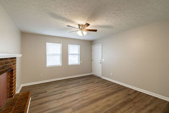 Building Photo - 110 Upland Ct