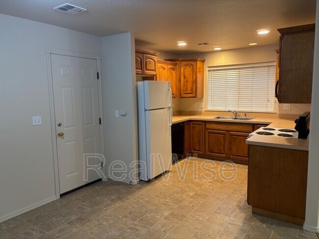 Building Photo - 175 Barron Ct