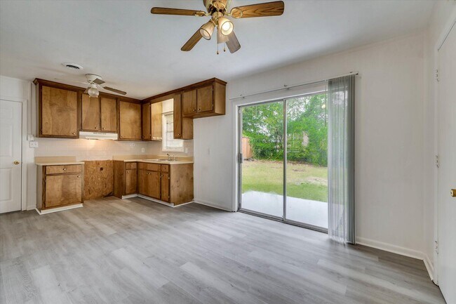 Building Photo - 2307 Hardwick Rd