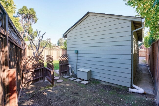 Building Photo - 3BR/1BA North Shoreview Home with Yard & Redwood Deck | Pet Friendly | Near Caltrain | YouTube Tour
