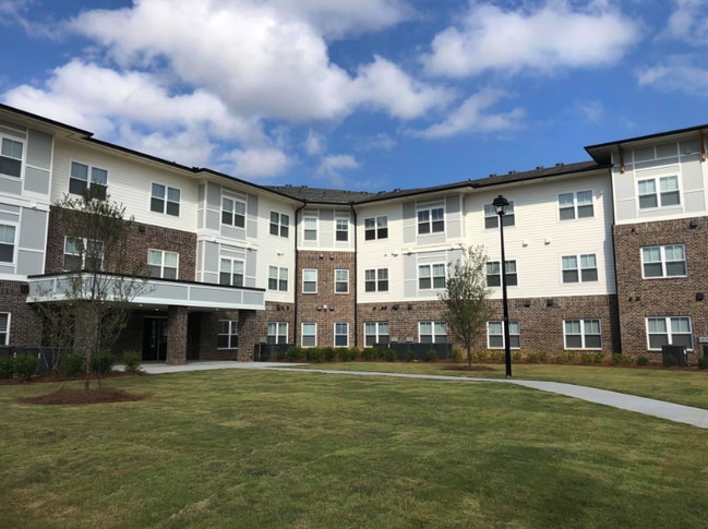 Building Photo - 250 Douthit Ferry Rd