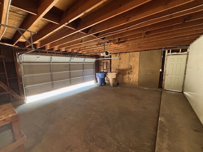 Building Photo - 4809 Treanna Ave