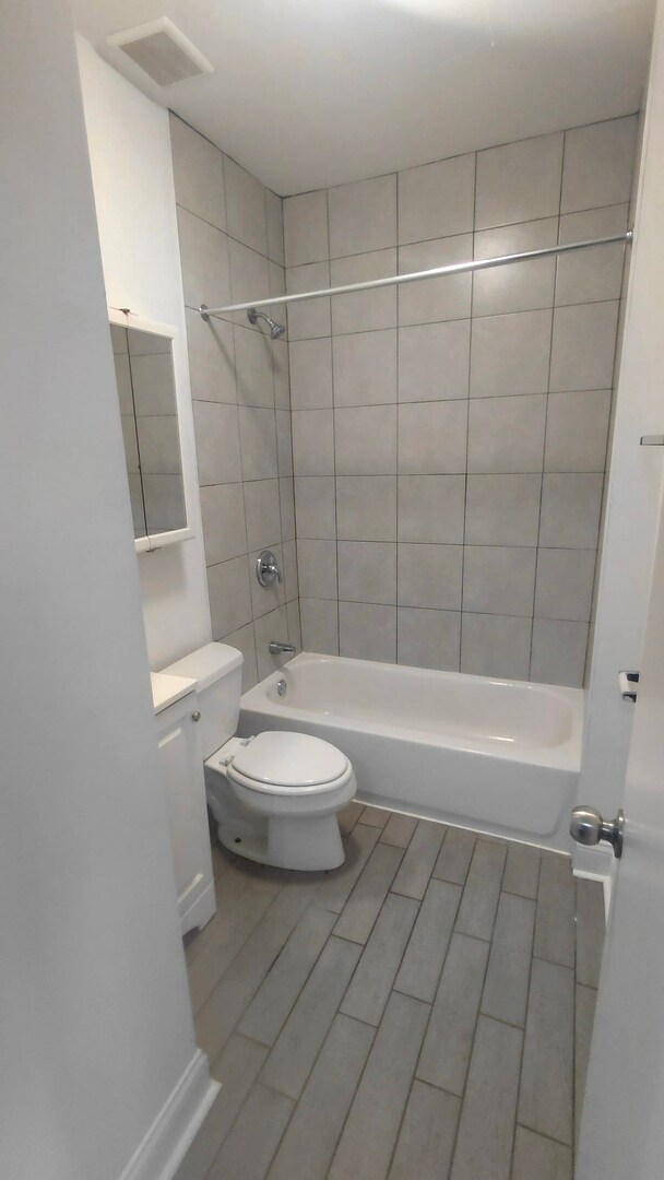 Building Photo - 4876 W Armitage Ave