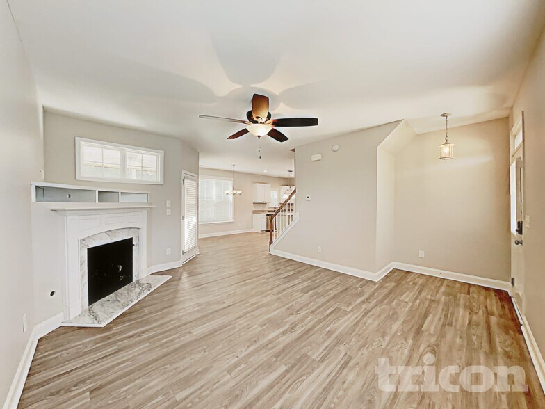 Building Photo - 553 McCarthy Dr