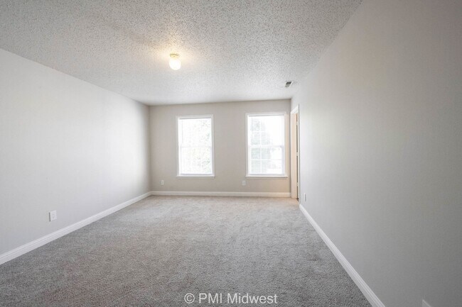 Building Photo - "Charming 3-Bedroom Home with 2.5 Baths and 2,125 Sq Ft in Greenfield, IN!"