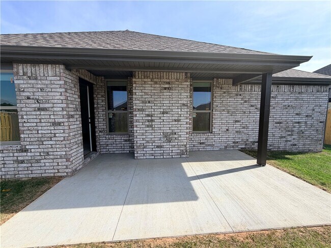 Building Photo - 1116 Maclaren Ave
