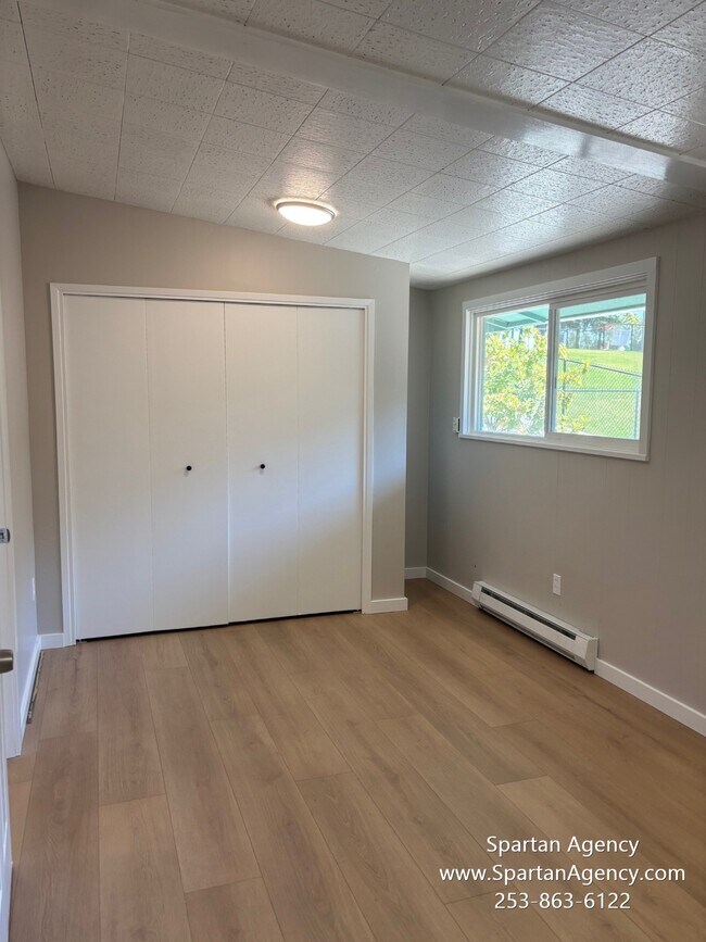 Building Photo - 1020 184th Ave Ct E