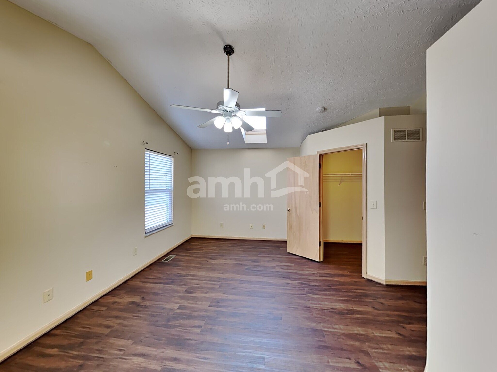 Building Photo - 3297 Draycott Ct