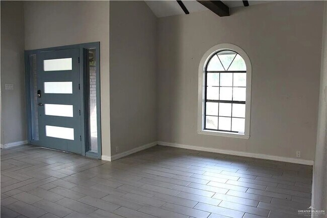 Building Photo - Spacious 3BR House in McAllen