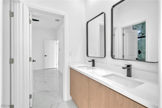 Building Photo - 5231 6th St W