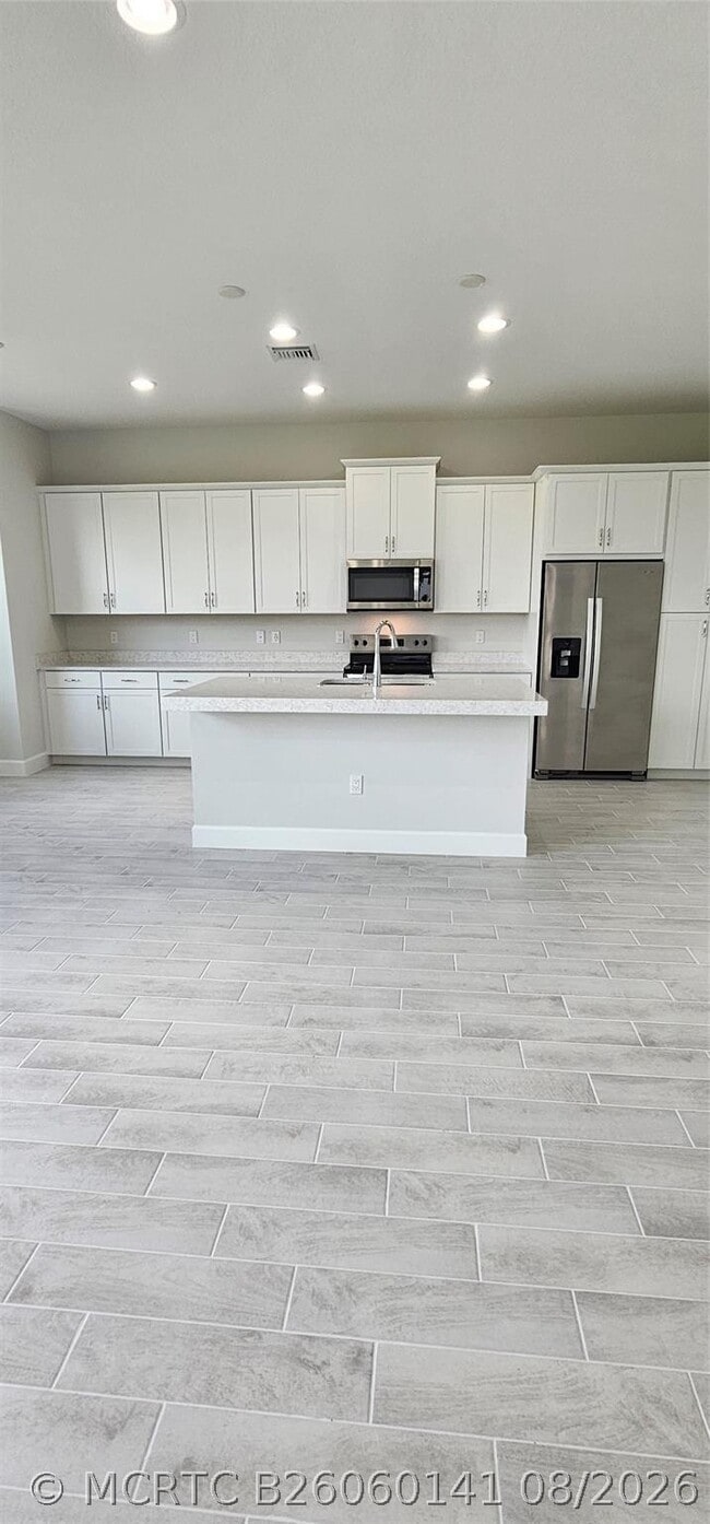 Building Photo - 5461 Empire Dr
