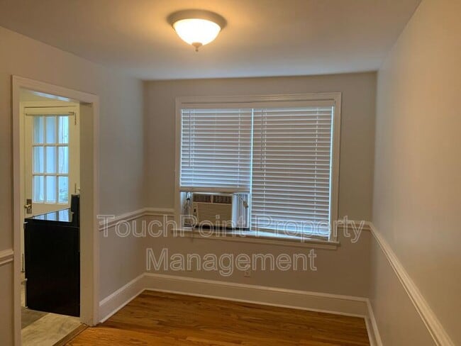Building Photo - 2103 Queens Rd W
