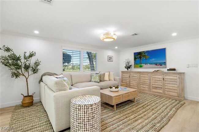 Building Photo - 503 Broad Ave S