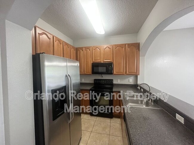 Building Photo - 16621 Cedar Crest Dr
