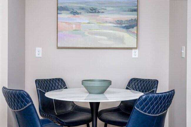 Building Photo - 740 Zumstein Ln