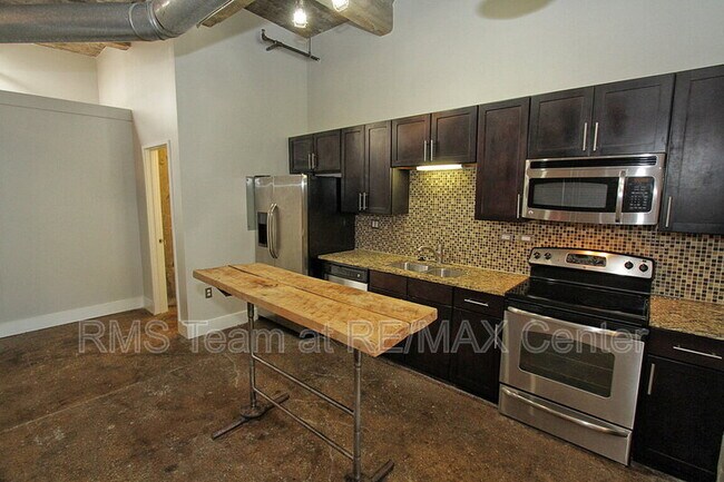 Building Photo - 659 Auburn Ave NE