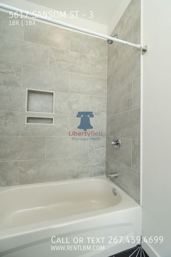 Building Photo - 5617 Sansom St