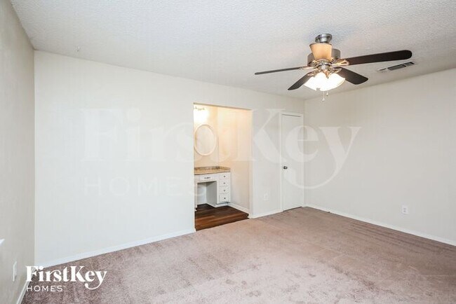 Building Photo - 8513 Crestview Dr