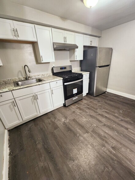 Building Photo - 449 Idlewood Rd