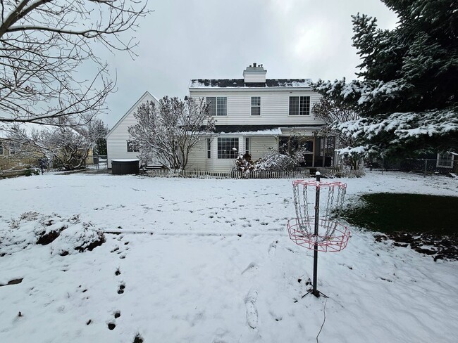 Building Photo - Beautiful Home in the Valley