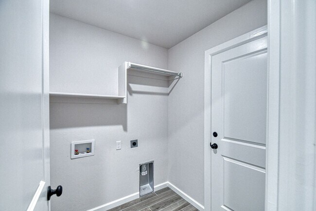 Building Photo - Brand New Construction in Varenna Landing!