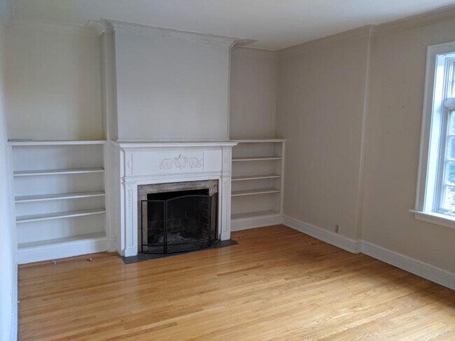 Building Photo - 2 bedroom in Evanston IL 60201