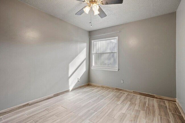 Building Photo - 602 Dylan Ct