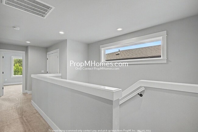 Building Photo - 3544 SW Tegart Ln