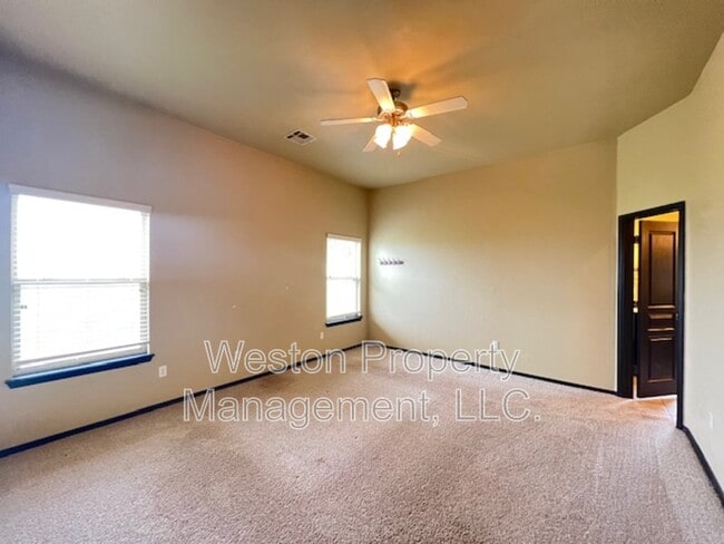 Building Photo - 19136 Cottonwood Ct