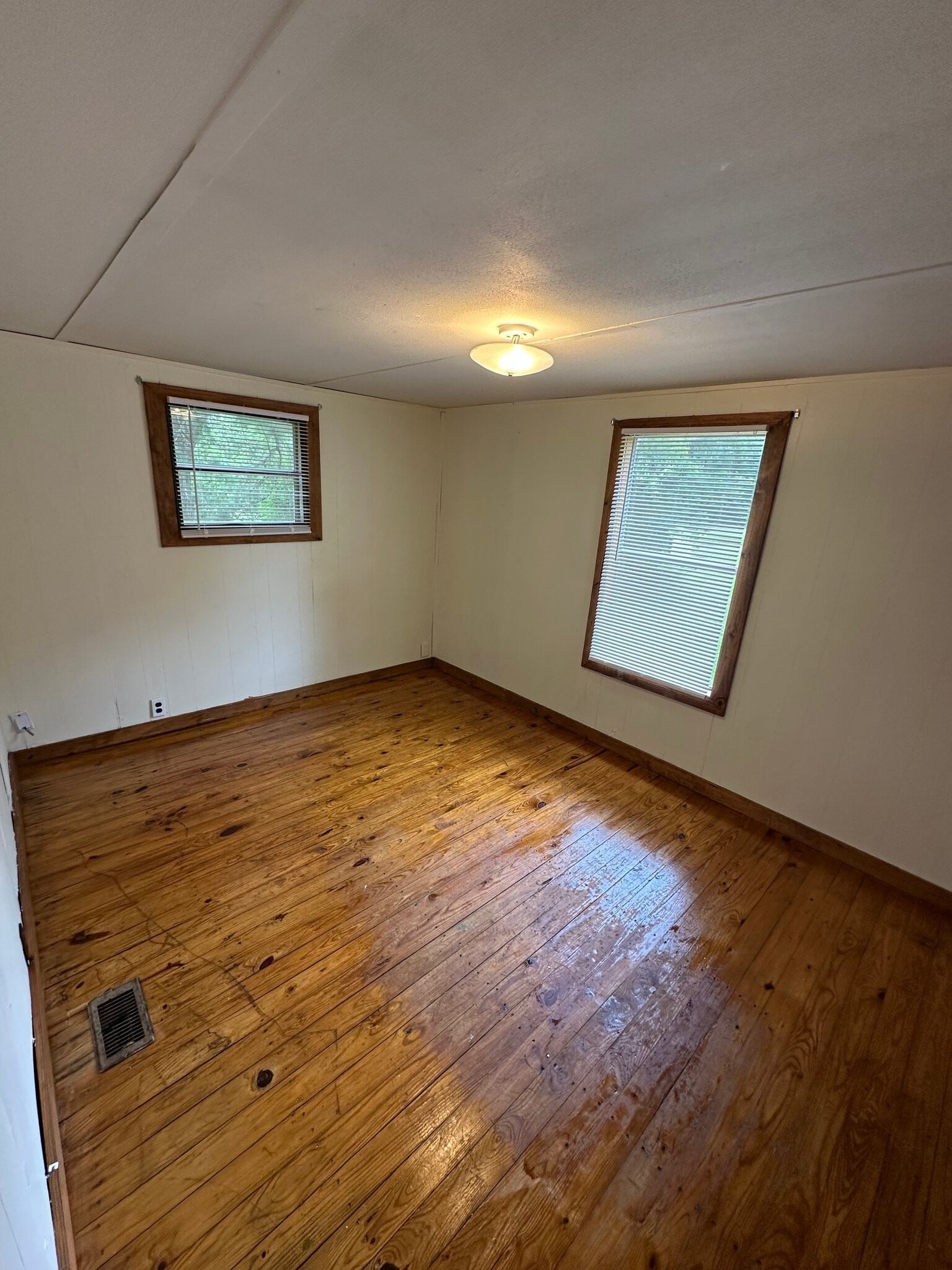 Building Photo - 9910 Farris Loop