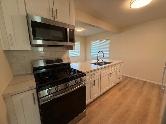 Building Photo - 227-233 Wolff Street