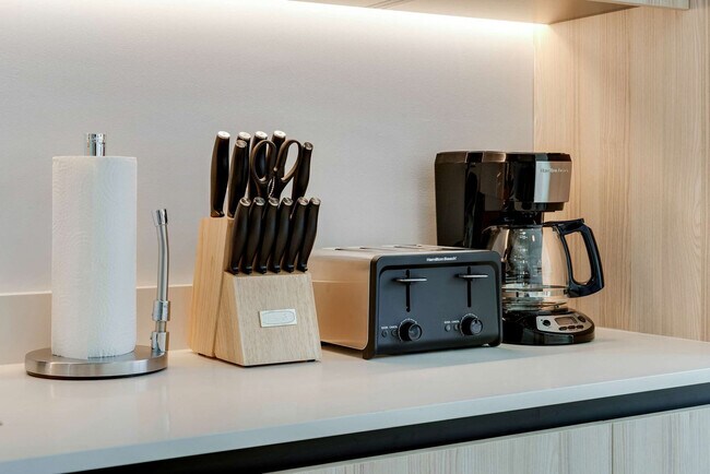 Building Photo - 225 N Miami Ave